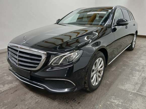 Vaizdas iš priekio kairės