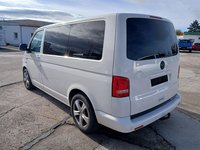 Vaade tagant vasakult