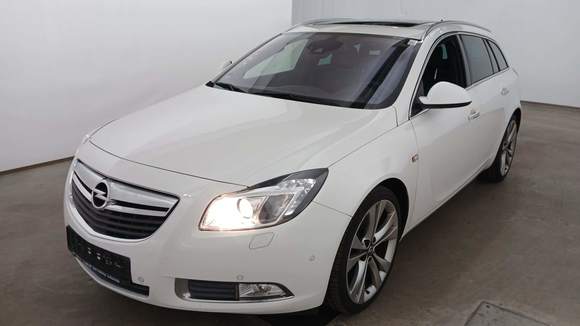 Vue de l’avant gauche