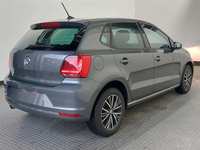 Pogled od pozadi desno