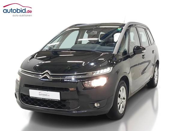 Pogled od napred levo