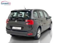 Pogled od pozadi desno