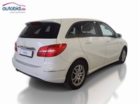 Изглед отзад отдясно