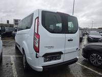 Vue de l’arrière gauche