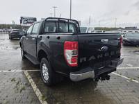 Vue de l’arrière gauche