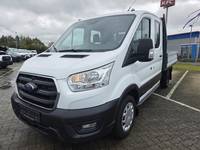 Skats no kreisās puses priekšā