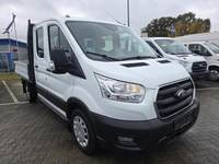 Skats no labās puses priekšā