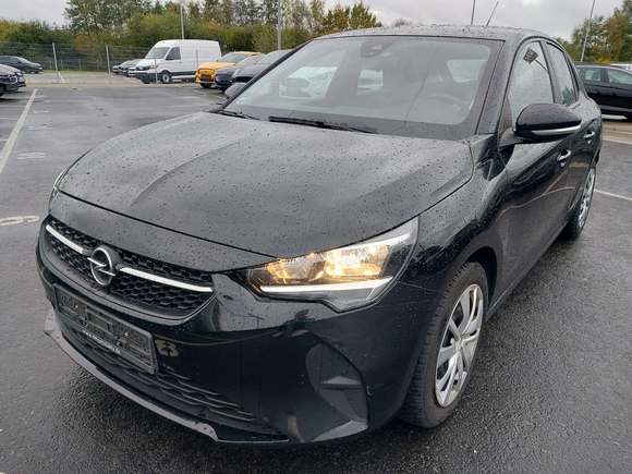 Skats no kreisās puses priekšā