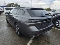 Vue de l’arrière gauche