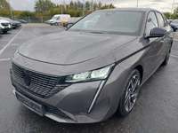 Skats no kreisās puses priekšā