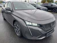 Skats no labās puses priekšā