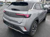 Skats no labās puses aizmugurē