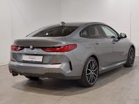 Vue de l’arrière droit