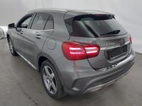 Vue de l’arrière gauche