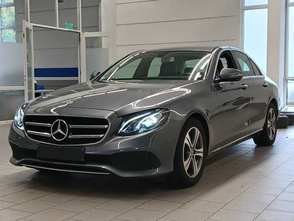 Vaizdas iš priekio kairės