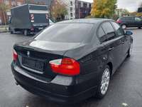 Skats no labās puses aizmugurē