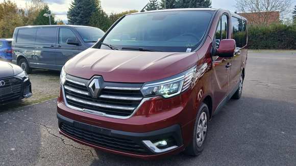 Vaizdas iš priekio kairės