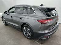 Vue de l’arrière gauche