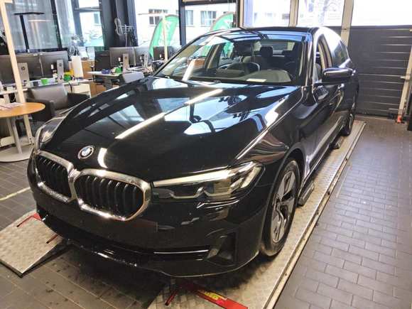 Pogled sprijeda lijevo