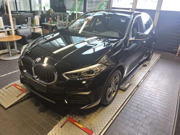 Pogled sprijeda lijevo