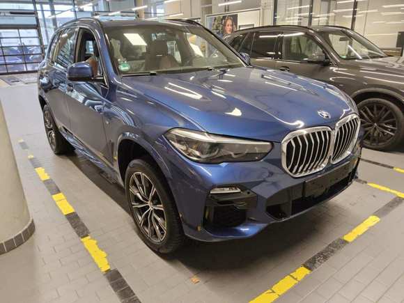 Pogled sprijeda lijevo