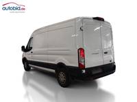 Vaade tagant vasakult