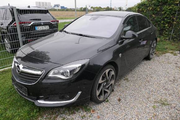 Vue de l’avant gauche