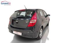 Pogled od pozadi desno