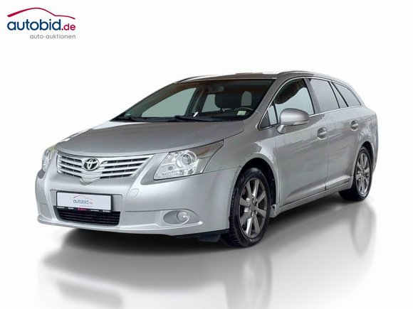 Изглед отпред отляво