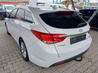 Vue de l’arrière gauche