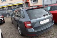 Vue de l’arrière gauche