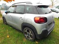 Vue de l’arrière gauche