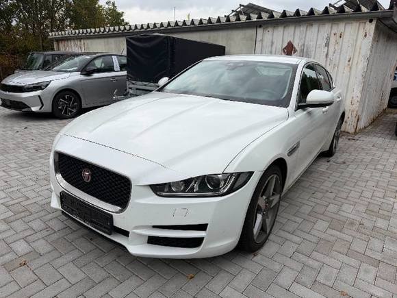 Vue de l’avant gauche