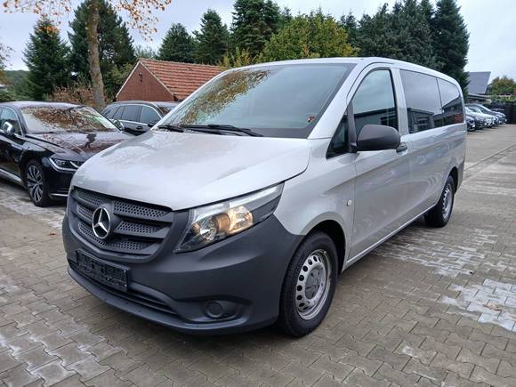 Vaizdas iš priekio kairės