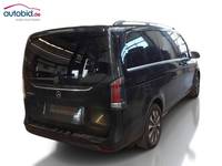 Изглед отзад отдясно