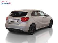 Aanzicht achter rechts