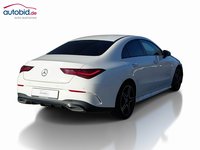 Pogled od pozadi desno