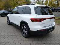 Vaade tagant vasakult