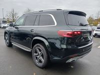 Vaade tagant vasakult