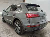 Skats no kreisās puses aizmugurē