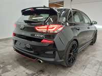 Skats no labās puses aizmugurē