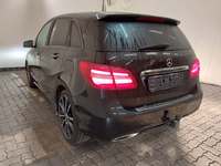 Pogled od pozadi levo