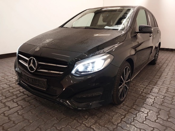 Pogled od napred levo