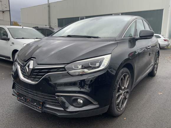 Вид спереди слева