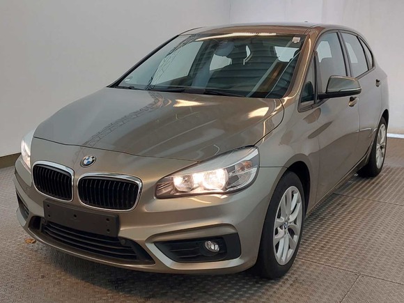 Vaizdas iš priekio kairės