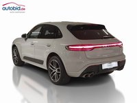 Vaade tagant vasakult