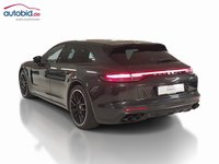 Vaade tagant vasakult