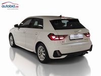 Vaade tagant vasakult