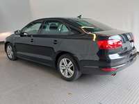 Vue de l’arrière gauche