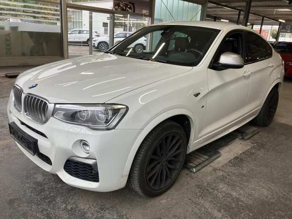 Skats no kreisās puses priekšā